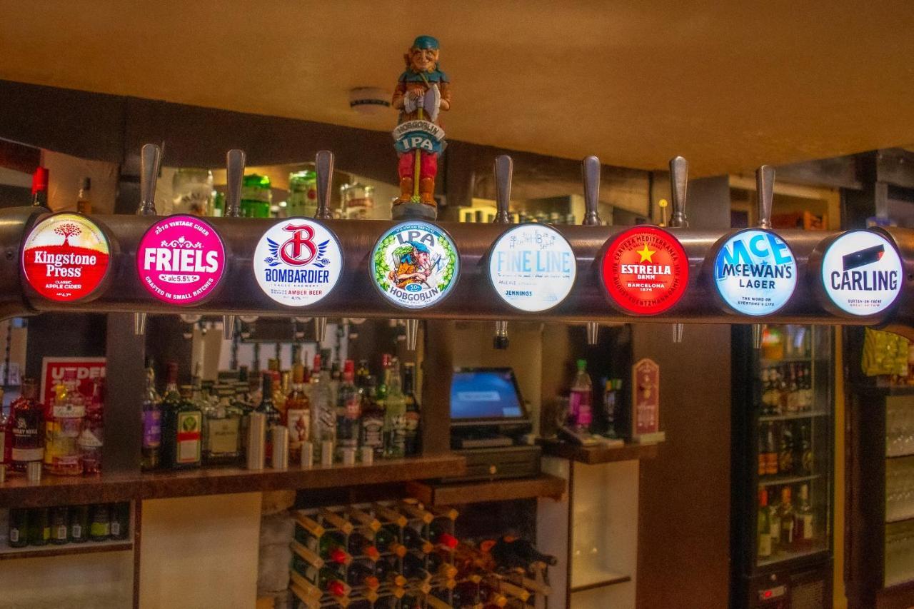 The Lion Hotel Llansantffraid-ym-Mechain エクステリア 写真