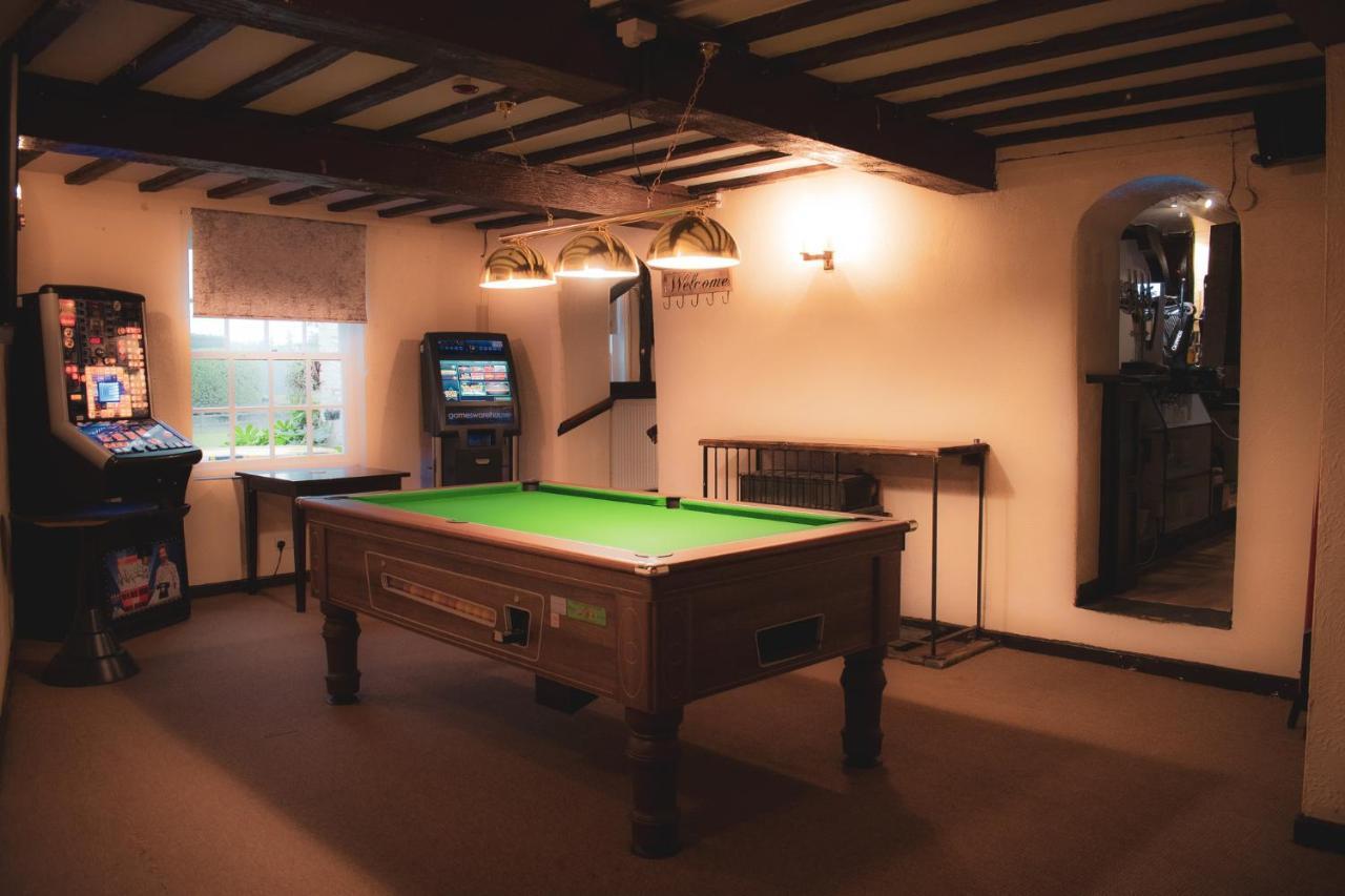 The Lion Hotel Llansantffraid-ym-Mechain エクステリア 写真