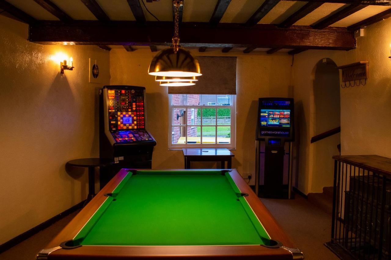 The Lion Hotel Llansantffraid-ym-Mechain エクステリア 写真