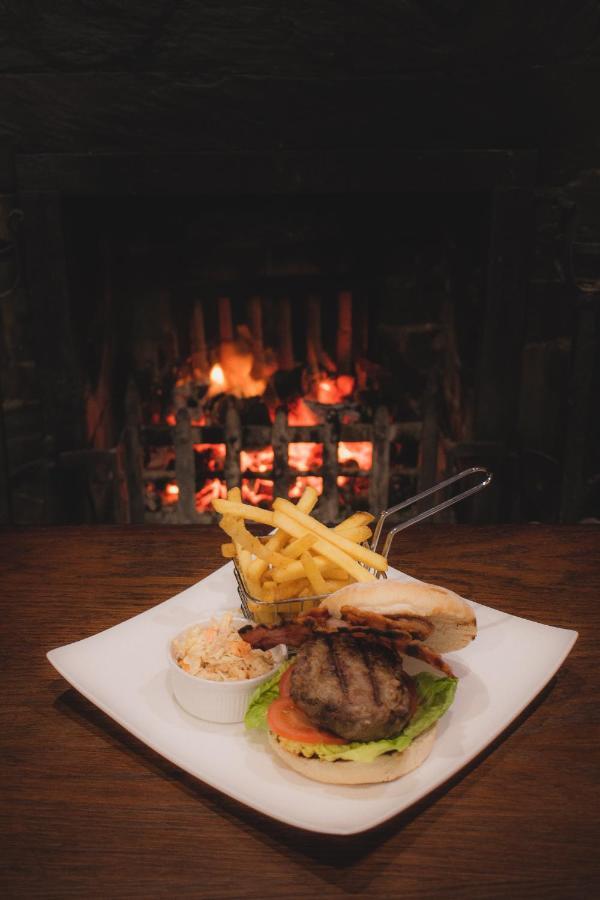 The Lion Hotel Llansantffraid-ym-Mechain エクステリア 写真